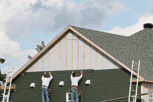Professional Siding Installation technician working in Ruffin, NC